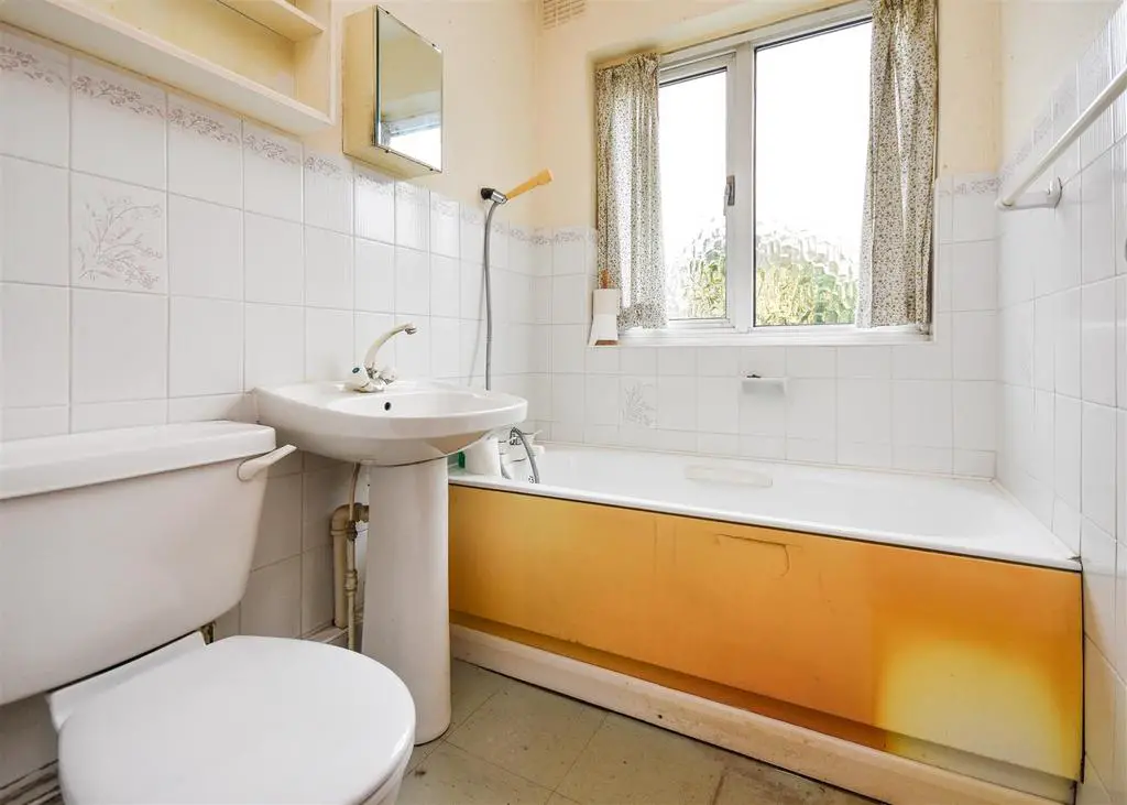 30 Sandringham Road   Bathroom.jpg