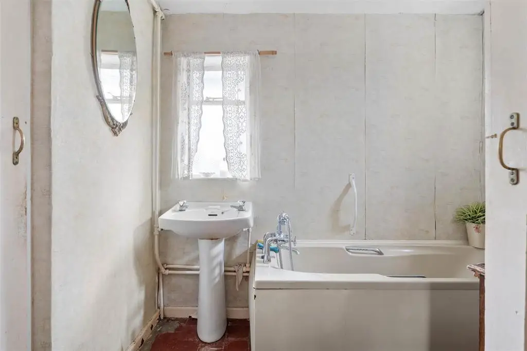 Beam Cottage   bathroom.jpg