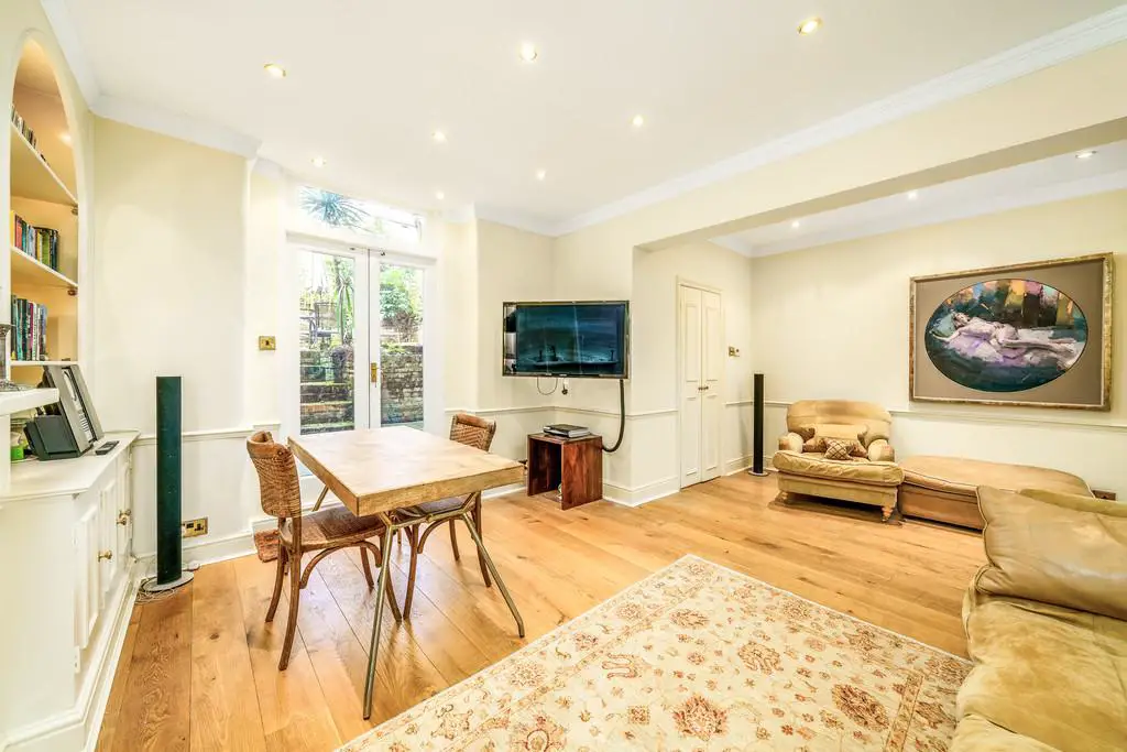 Flat A, 48 Cathcart Road, SW10, Martin &amp; Co (10)