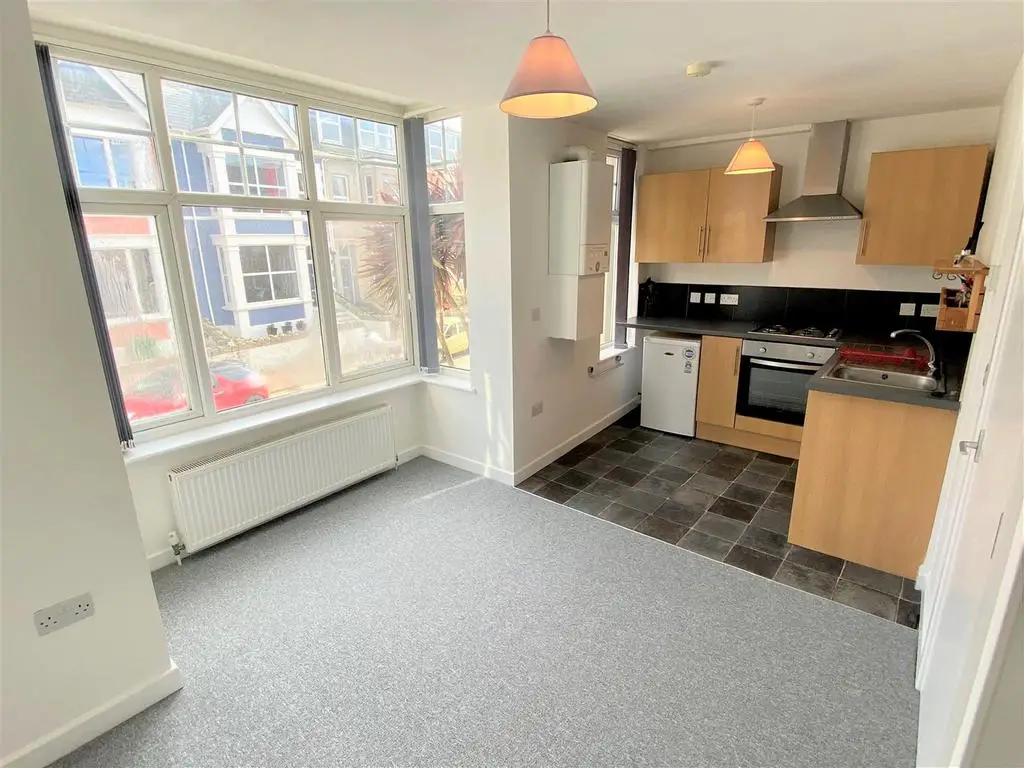 Flat 3, 6 Trebarwith Crescent Lounge and Kitchen.j