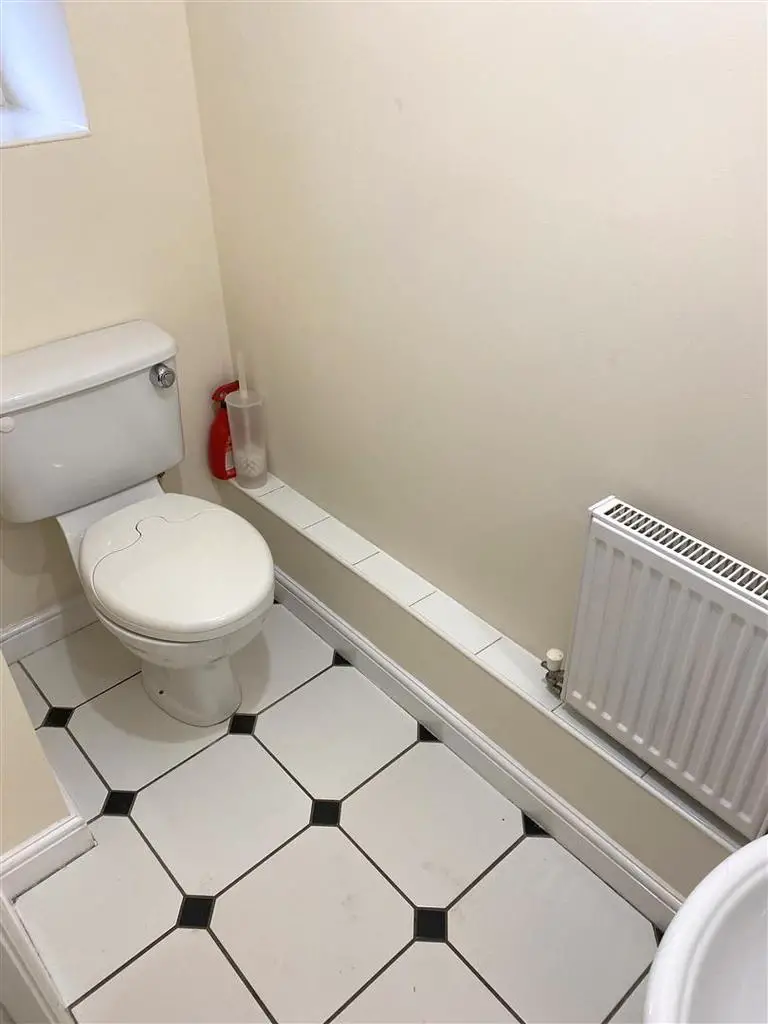 Down stairs toilet.jpeg