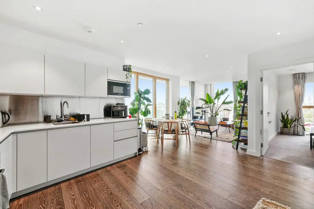 Alderside Apartment kitchen / living room