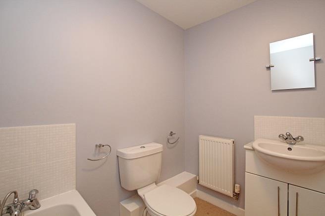 SMALL   48 GD   Bathroom 2.jpg