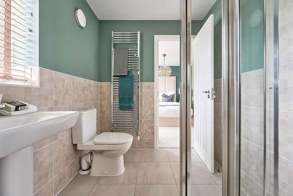 An en suite with double shower