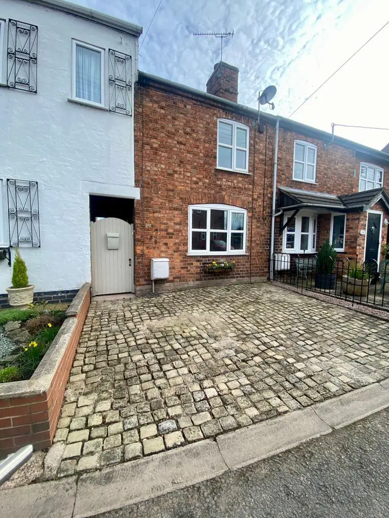 A cute 1/2 bedroomed terraced cottage
