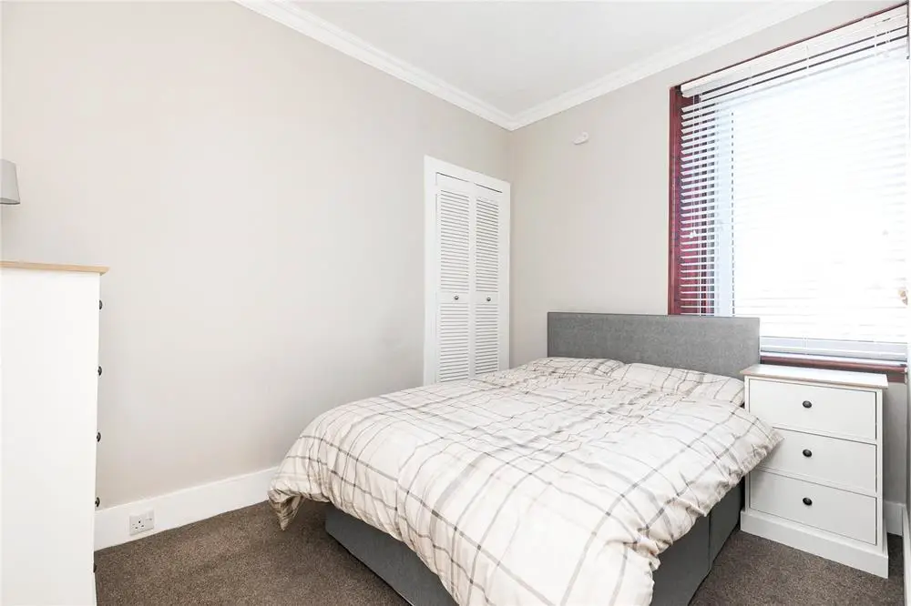 8 Thistle Place − Bedroom 1