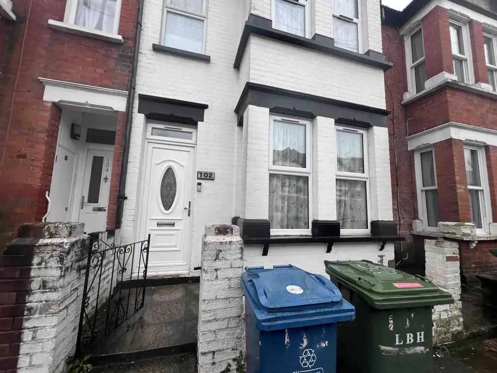 5l6 Bedroom house to let in Harrow