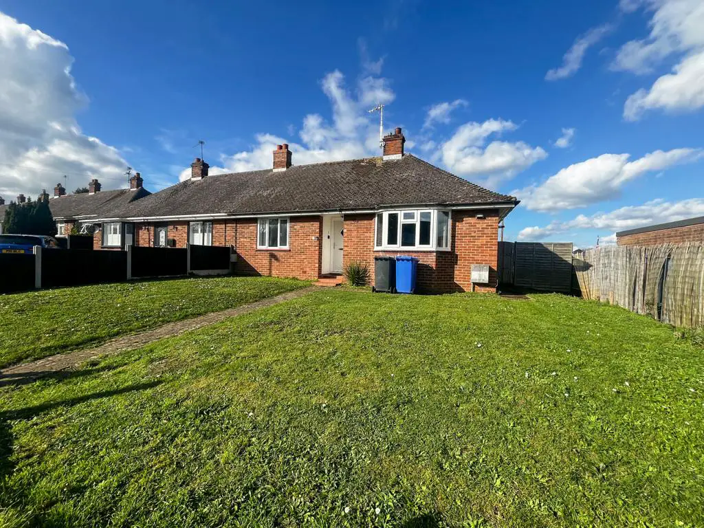 Two Bedroom End Terrace Bungalow Available To Let