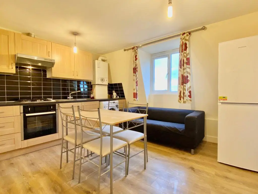 Two bedrooms flat available to rent in colliers w