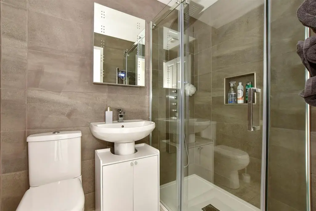 Annex Shower Room
