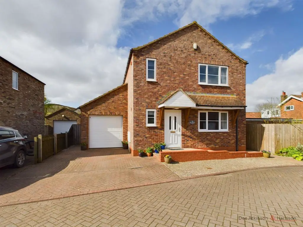 3 Bedroom Detached House   For Sale