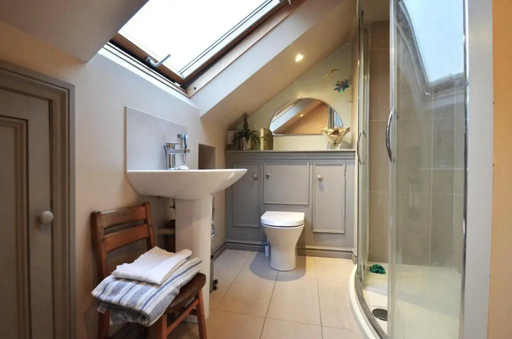 Altrincham Road   Ensuite 1.JPG