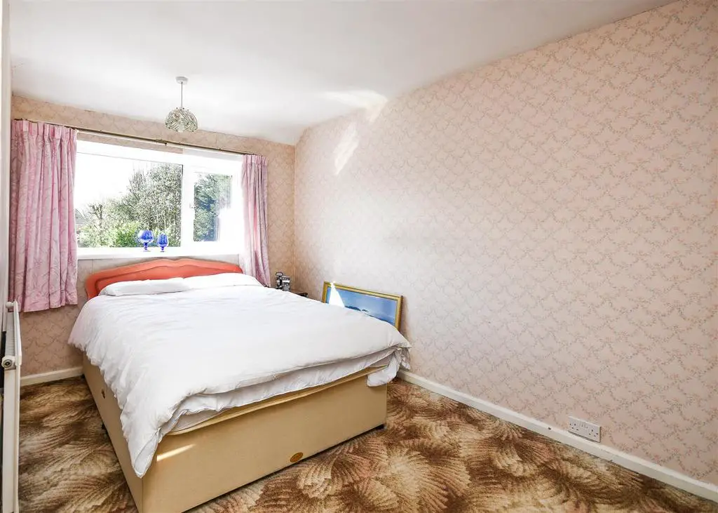 146 Cornwall Road   Bedroom 1 (2).jpg