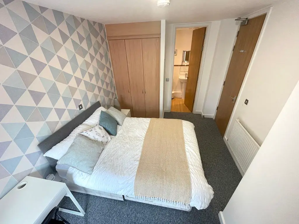 Double room with private en suite
