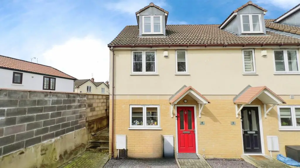 A Three Bedroom End of Terraced Home...