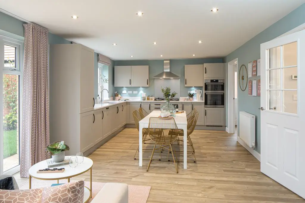 5 bedroom Show Home at Kings Gate in Abingdon