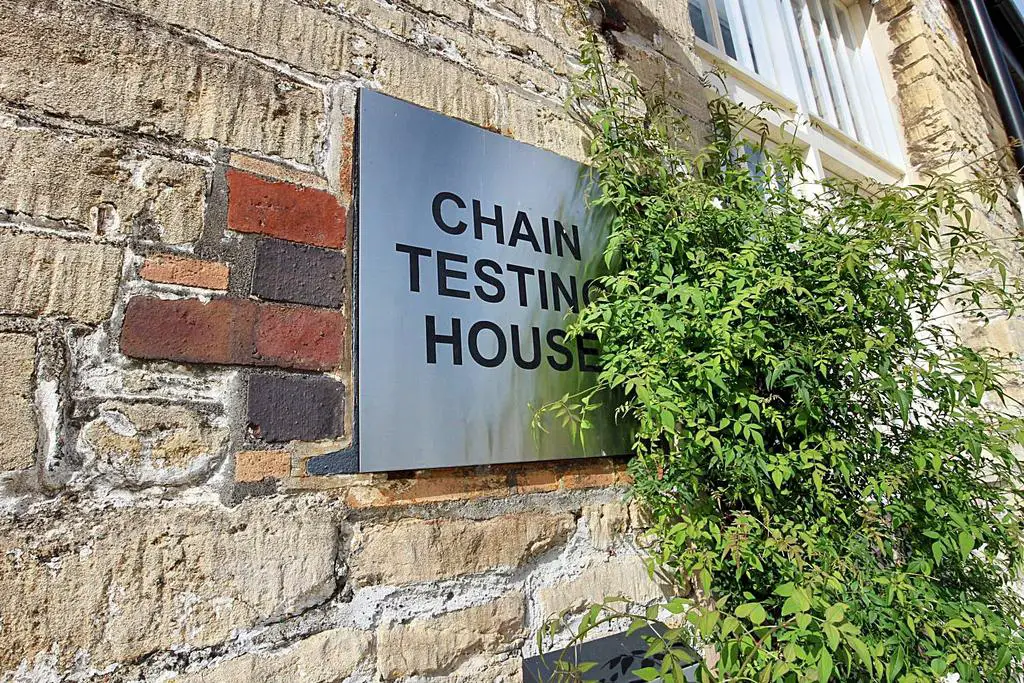 Chain Testing House