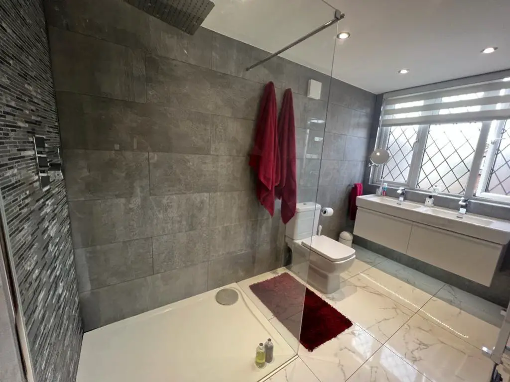 14 Vicarage en suite