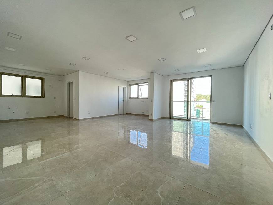 Foto 3 de Apartamento com 2 Quartos à venda, 136m² em Centro, Joinville