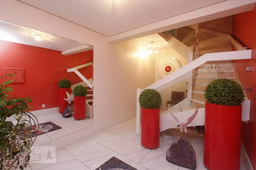 Foto 3 de Casa com 4 Quartos para alugar, 443m² em Jardim do Salso, Porto Alegre