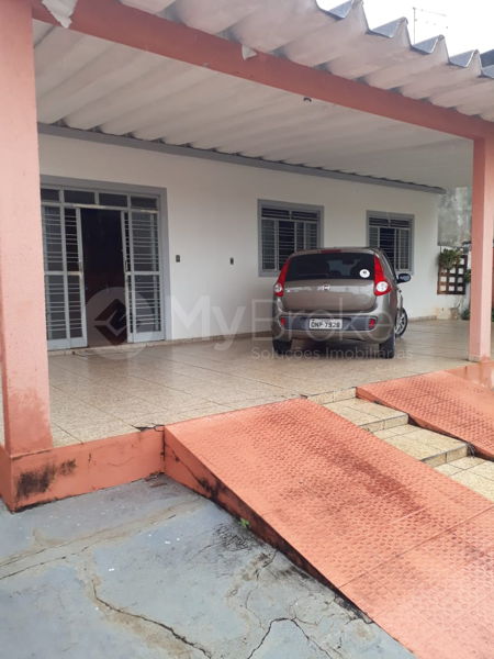 Foto 1 de Casa com 4 Quartos à venda, 183m² em Setor Leste Universitário, Goiânia