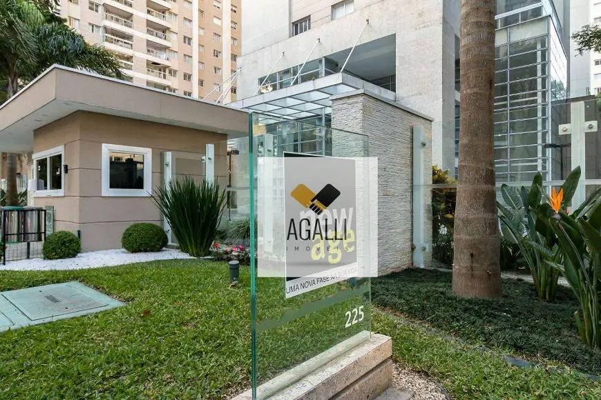 Foto 1 de Apartamento com 2 Quartos para alugar, 55m² em Portão, Curitiba