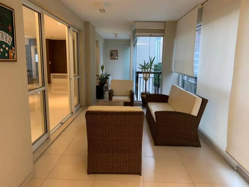 Foto 1 de Apartamento com 3 Quartos para alugar, 194m² em Jardim Aquarius, São José dos Campos