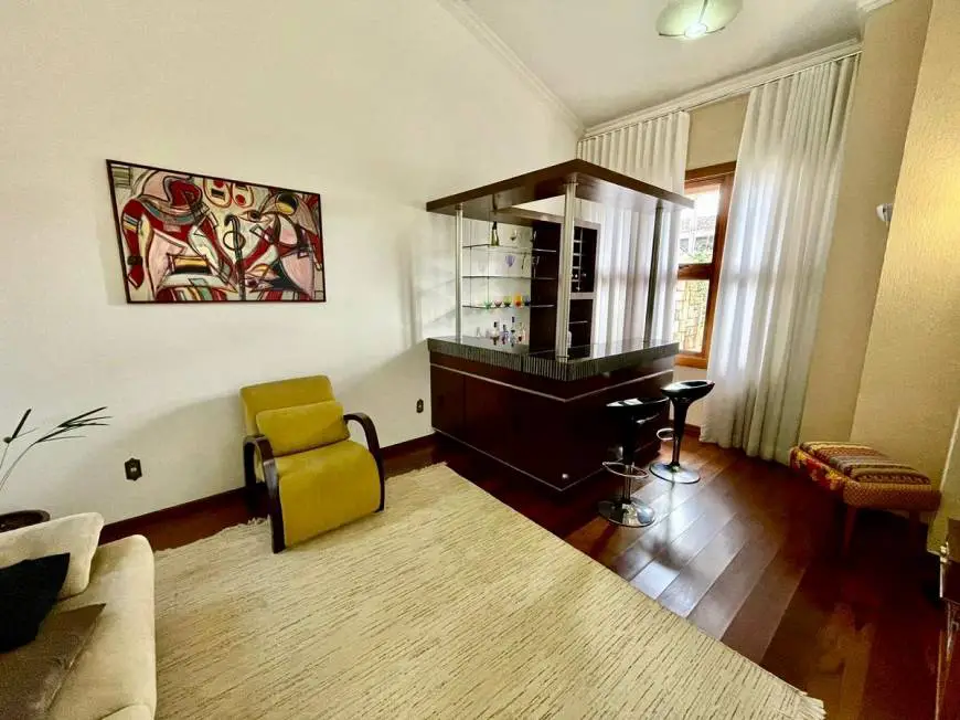 Foto 4 de Casa com 4 Quartos à venda, 290m² em Álvaro Camargos, Belo Horizonte