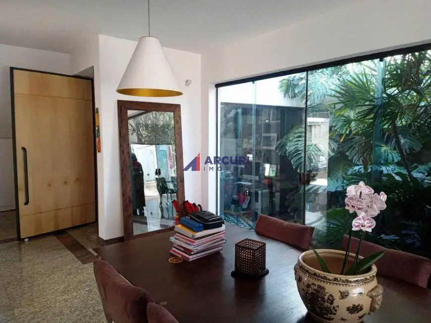 Foto 1 de Casa com 4 Quartos para alugar, 353m² em Belvedere, Belo Horizonte