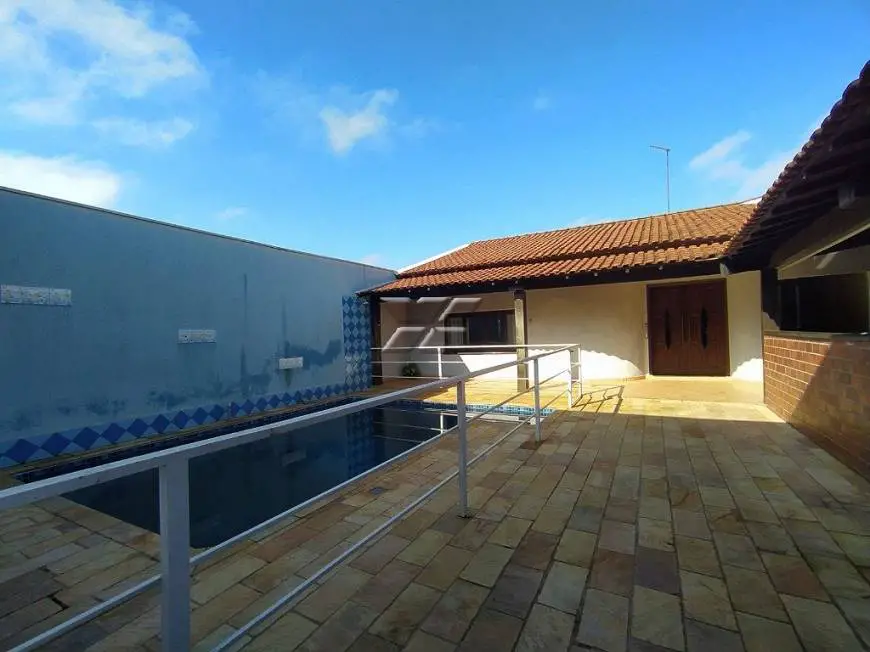 Foto 1 de Casa com 4 Quartos para alugar, 218m² em Centro, Rio Claro