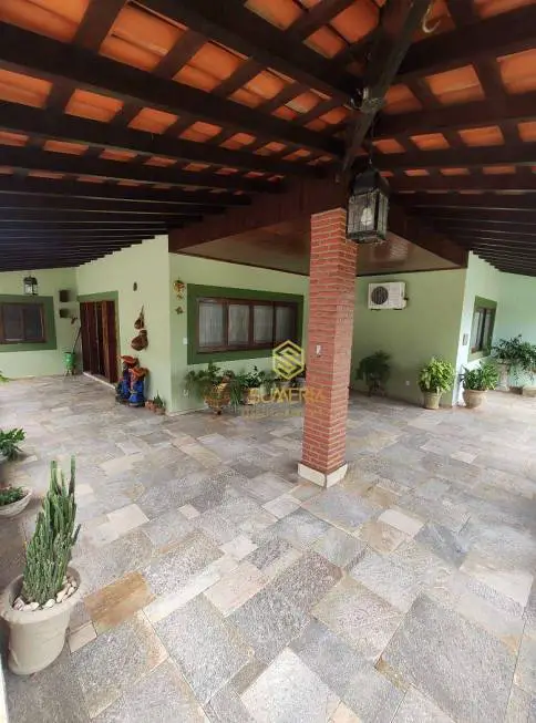 Foto 2 de Casa com 4 Quartos à venda, 521m² em Jardim Shangri La, Cuiabá