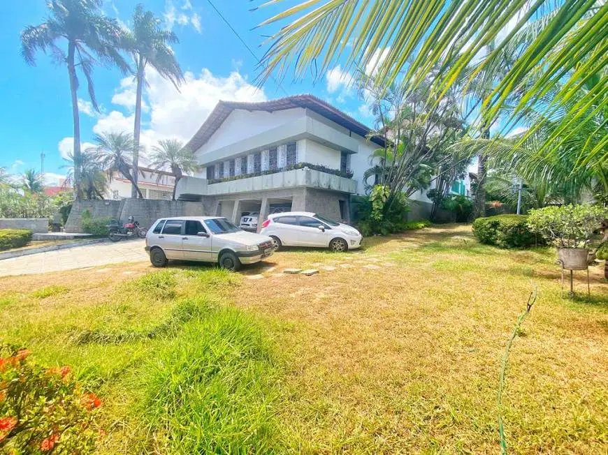 Foto 1 de Casa com 7 Quartos para venda ou aluguel, 2506m² em Candelária, Natal