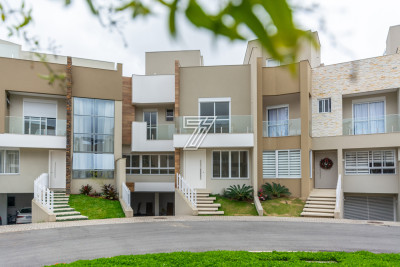 Foto 1 de Casa de Condomínio com 3 Quartos à venda, 312m² em Jardim Social, Curitiba
