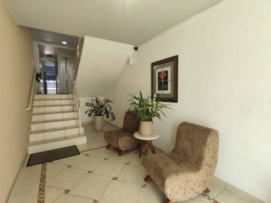 Foto 2 de Apartamento com 2 Quartos para alugar, 74m² em América, Joinville