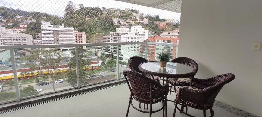 Foto 3 de Apartamento com 3 Quartos à venda, 140m² em Agriões, Teresópolis