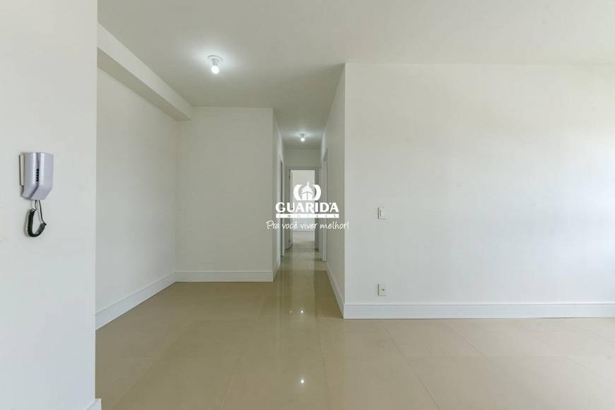 Foto 4 de Apartamento com 3 Quartos para alugar, 72m² em Navegantes, Porto Alegre