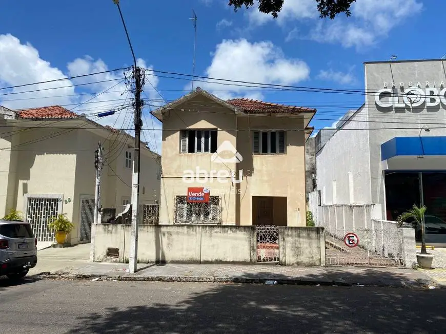 Foto 2 de Casa com 4 Quartos à venda, 209m² em Petrópolis, Natal
