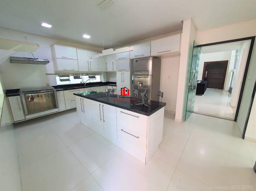 Foto 4 de Casa de Condomínio com 5 Quartos à venda, 450m² em Parque Dez de Novembro, Manaus