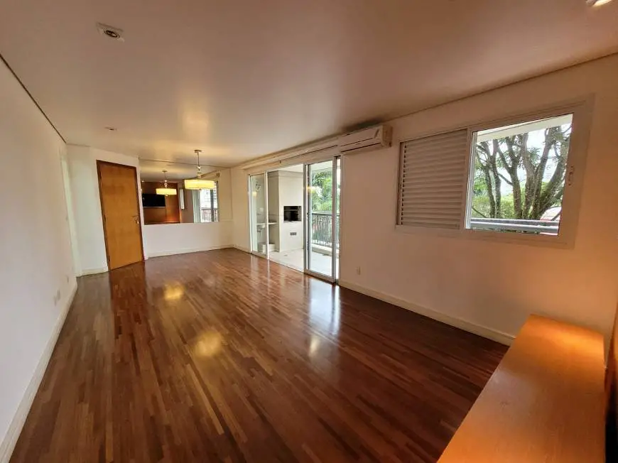 Foto 2 de Apartamento com 3 Quartos para alugar, 106m² em Chácara Santo Antônio, São Paulo