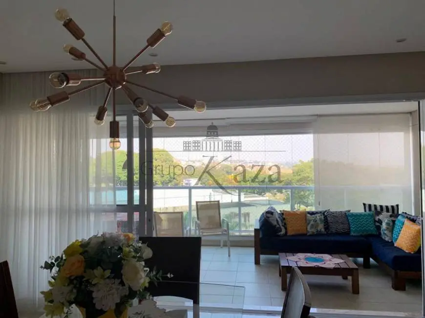 Foto 1 de Apartamento com 3 Quartos à venda, 245m² em Jardim das Colinas, São José dos Campos