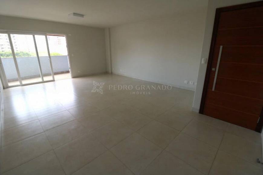 Foto 1 de Apartamento com 3 Quartos para alugar, 167m² em Zona 01, Maringá