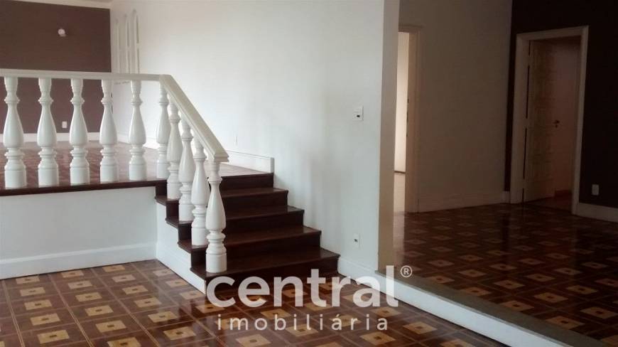 Foto 3 de Casa com 3 Quartos para alugar, 378m² em Vila Cidade Universitária, Bauru