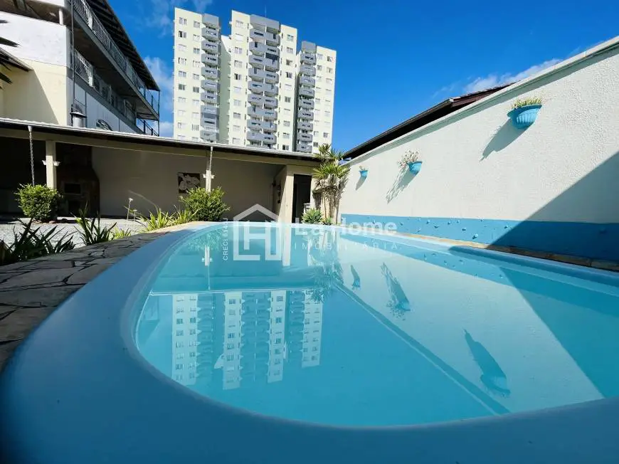 Foto 1 de Casa com 3 Quartos para alugar, 301m² em Vila Nova, Blumenau