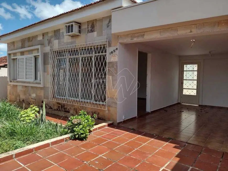 Foto 2 de Casa com 3 Quartos para alugar, 125m² em Vila Santana, Araraquara