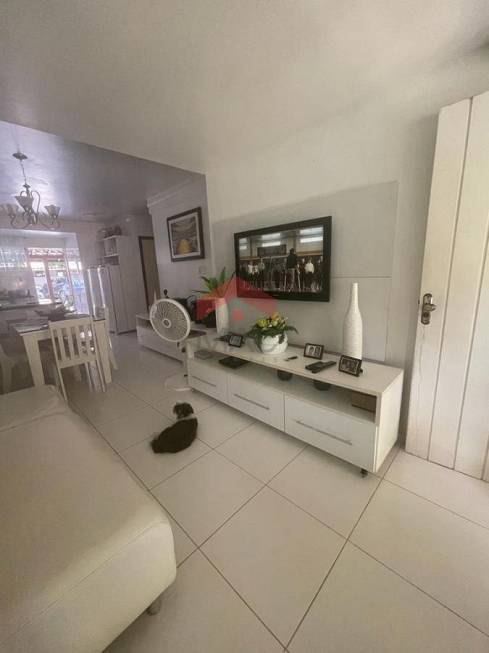 Foto 3 de Apartamento com 3 Quartos à venda, 180m² em Guarajuba Monte Gordo, Camaçari