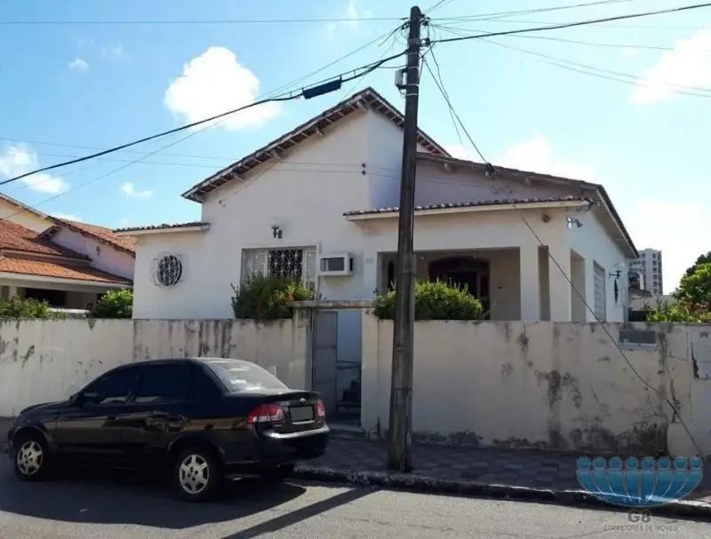 Foto 1 de Casa com 3 Quartos à venda, 202m² em Fátima, Fortaleza