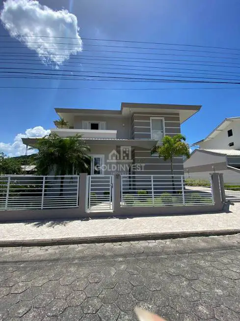 Foto 4 de Casa com 3 Quartos à venda, 258m² em Guarani, Brusque