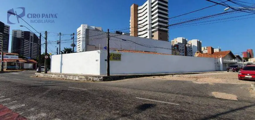 Foto 1 de Casa com 4 Quartos para alugar, 260m² em Patriolino Ribeiro, Fortaleza