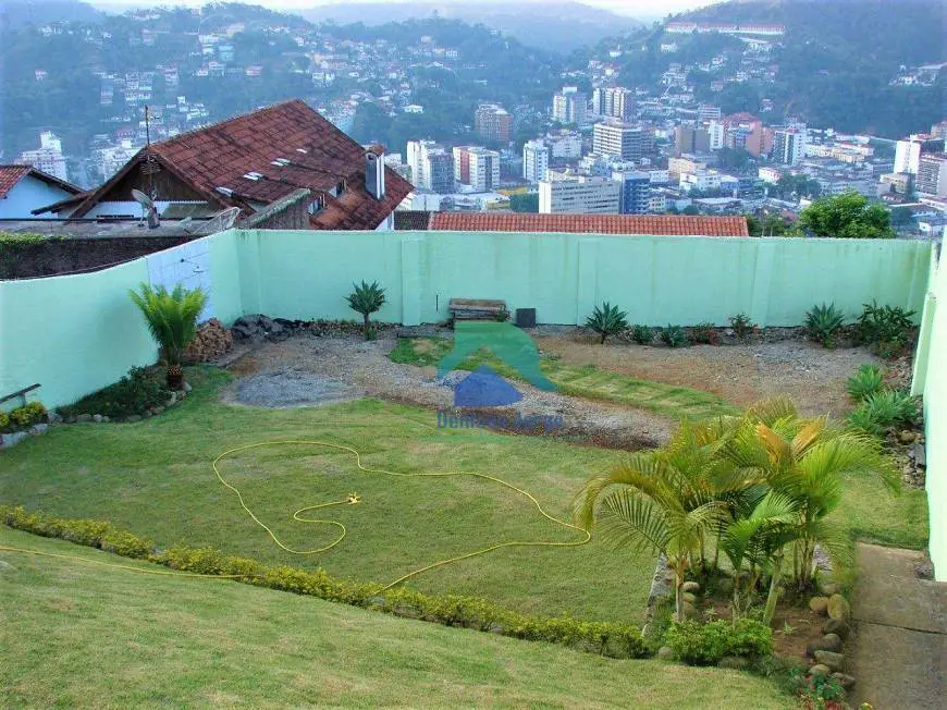 Foto 4 de Casa com 3 Quartos à venda, 284m² em Fazendinha, Teresópolis