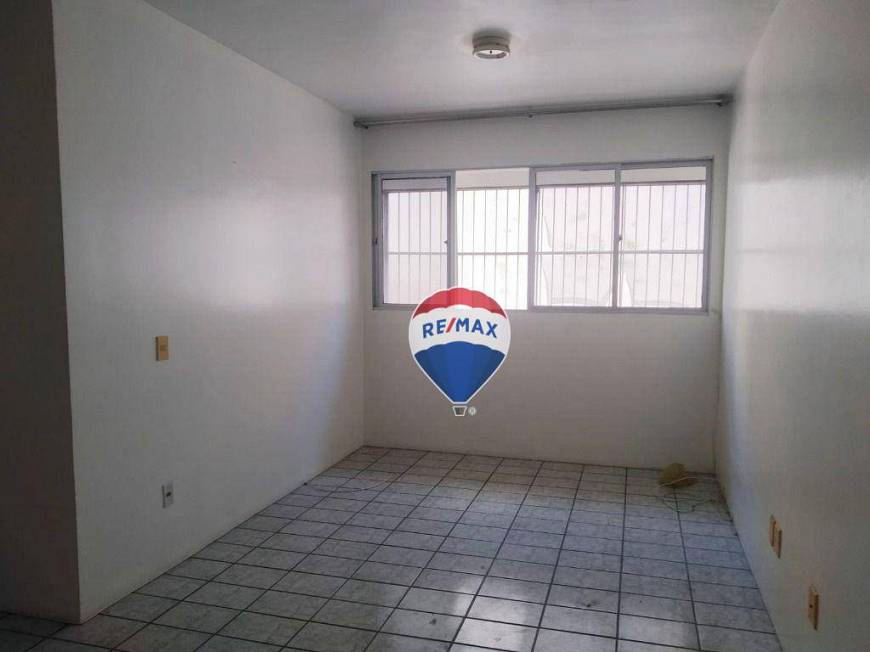 Foto 3 de Apartamento com 3 Quartos para venda ou aluguel, 105m² em Fátima, Fortaleza